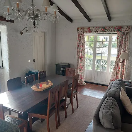 Casa Dos Pinheiros * Casal do Narcizo