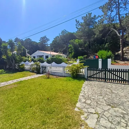 Casa Dos Pinheiros Дом отдыха *